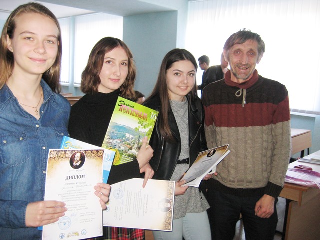 Головний редактор часопису Золота пектораль вітає переможців конкурсу поезії